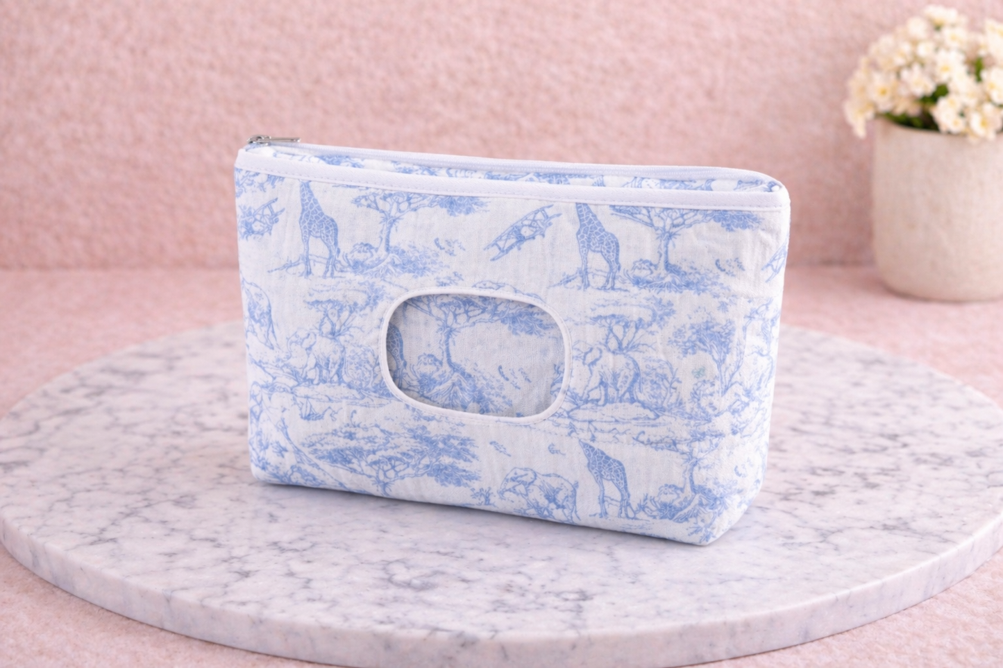 Trousse toilette bébé Toile de Jouy – Compartiment lingettes